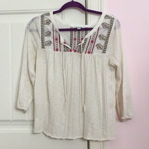 Off white, cropped sleeve shirt